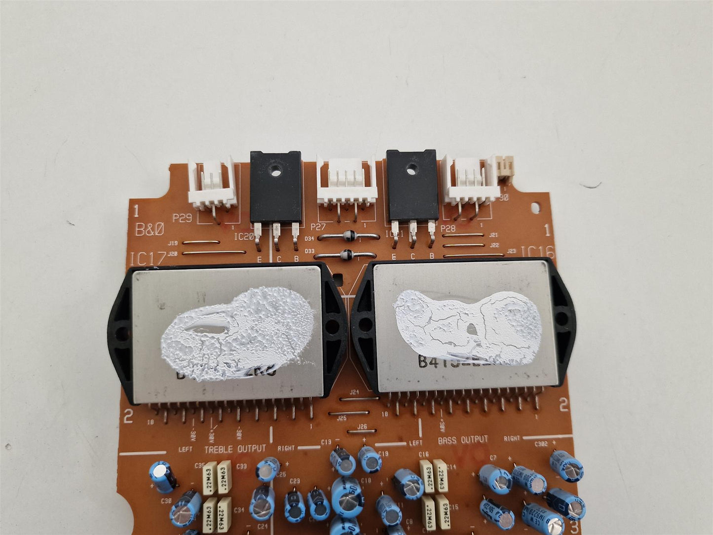 Amplificador de potencia de audio para equipo compacto – Bang & Olufsen Beosound Century